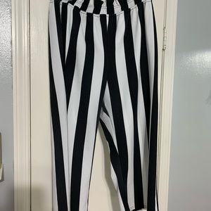 Boohoo 14 paper bag pants